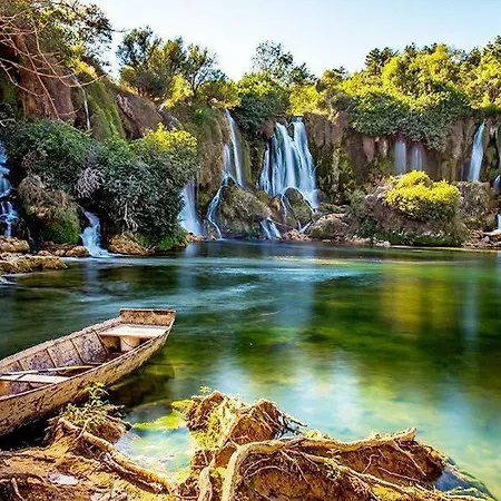 Luna شقة بلوتشي