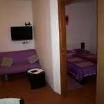 Luna Apartment *