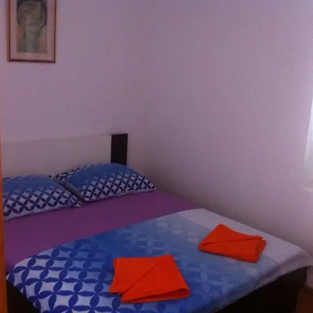 Luna Apartman Ploče