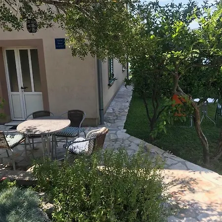 Luna Apartman *